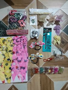 Combos Hair Scrunchies And Clips