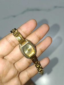 Elegant Gold Tone Women's Watch