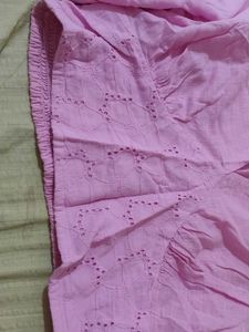 pink top