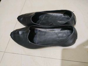 Classic Black Genuine leather Mojadis