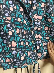 Floral Print Cropped Button-Up Shirt