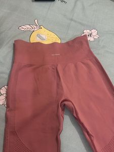 Comfortable Pink Athletic Leggings size-M
