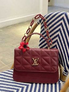 Chic Y2k Quilted Handbag with Chain Strap