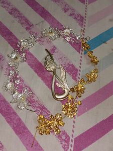 Elegant Gold Tone Flower Brooch