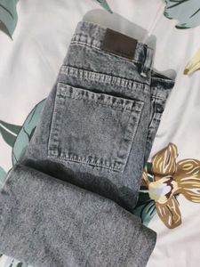 Trendy Black Wash Cargo Jeans