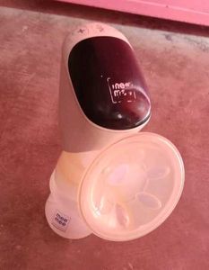 Elertric Brestpump with feeding bottle 🍼