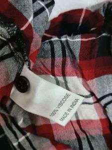 Chic Plaid Sleeveless Shirt