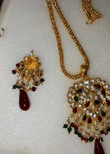 Indian Style Gold Necklace &amp; Earring Set