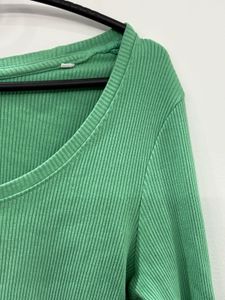 Ribbed Scoop Neck Basic Crop Top