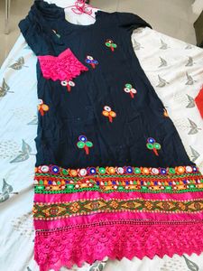 gujrati embroidery beautiful  kurti ethnic ,