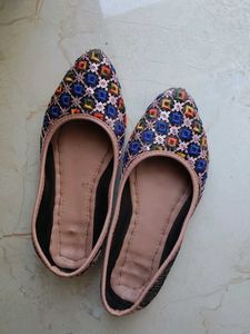 Embellished Jutti Flats