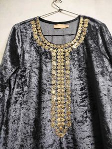 🥳Elegant Velvet Embellished Kurta