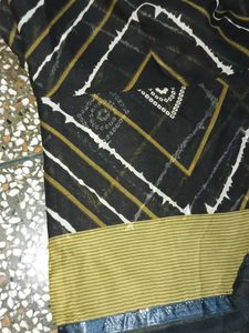 Stylish Black Saree with Abstract Print