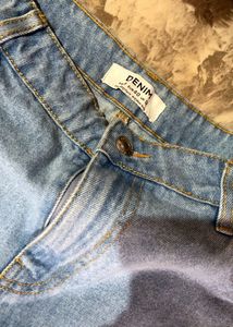 Forever 21 Light Wash Denim skirt