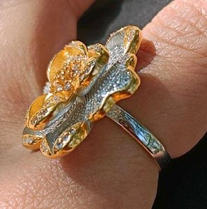 silver  925 Flower Ring with Crystals