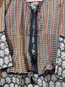 Stylish Sleeveless Printed Top with Boho Jacket