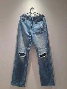 Light Wash Ripped Jeans