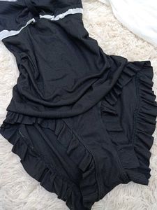 🖤🌼Elegant Black One-Piece Swimsuit🌼🖤