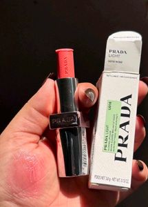 Prada light glowing lipcolor U016 Rose
