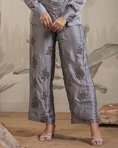 Grey embroidered straight pant - NEW