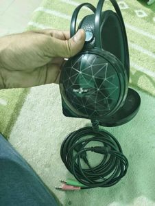 redgear Gaming Headphones with Mic and rgb