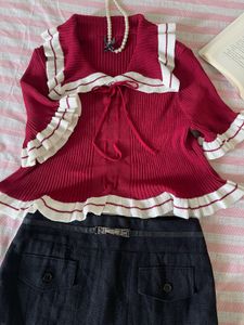 Chic Red Cropped Knit Top
