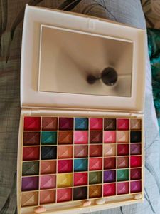 Bella Keen 48 Color Eyeshadow Palette