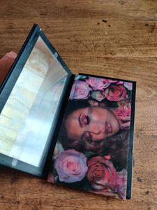 Huda Beauty Rose Gold Eyeshadow Palette