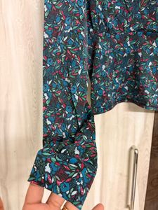 Stylish Floral Print V-Neck Top