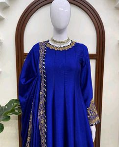 Elegant Royal Blue Embroidered Kurta Set