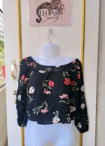 Chic Off-Shoulder Floral Crop Top