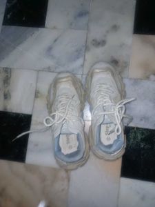 trendy shoes