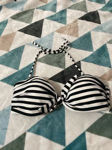 H&amp;M Striped Bikini Top