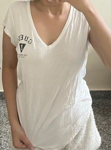 Guess Los Angeles V-Neck T-Shirt