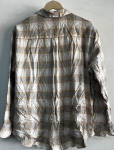 women’s Uniqlo classic Plaid Button-Up Shirt