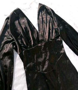 brand new (urbanic)Satin V-Neck  korean Mini Dress