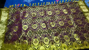Exquisite Silk Saree with Intricate Gold Weaving
