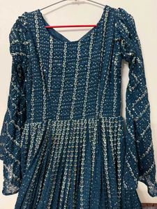 gown