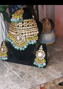 Stunning Kundan Necklace &amp; Earring Set