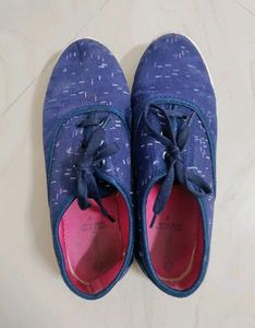 Casual Shoes with 2 pair Of Socks Free