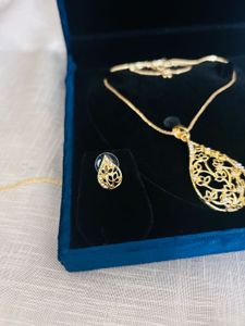 Elegant Gold-Tone Jewelry Set