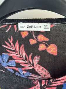 ZARA Printed Knit top - L