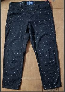 Branded Cropped Pant..