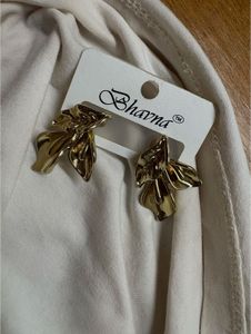 Elegant Gold Tone Leaf Earrings