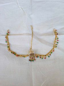 Elegant Kundan Maang Tikka