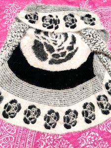 Women Black &amp; White Rose Design Sweater With Stylish Hoodie