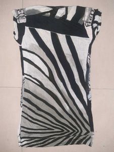 🖤 Urban Skyline Graphic Black Top