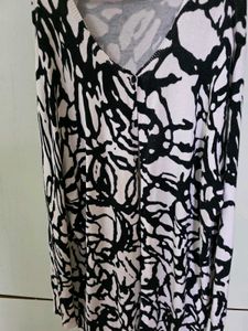 Stylish Black &amp; White Knit Cardigan