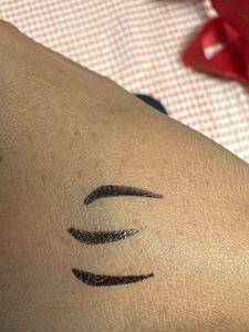 winged eyeliner