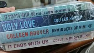 Colleen Hoover Book Bundle